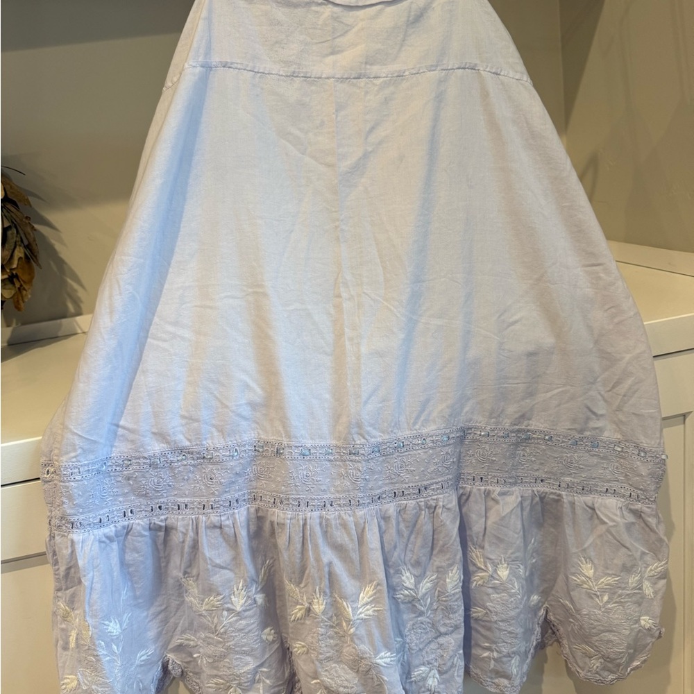 Elegant Vintage (60’s) Embroidered nightgown